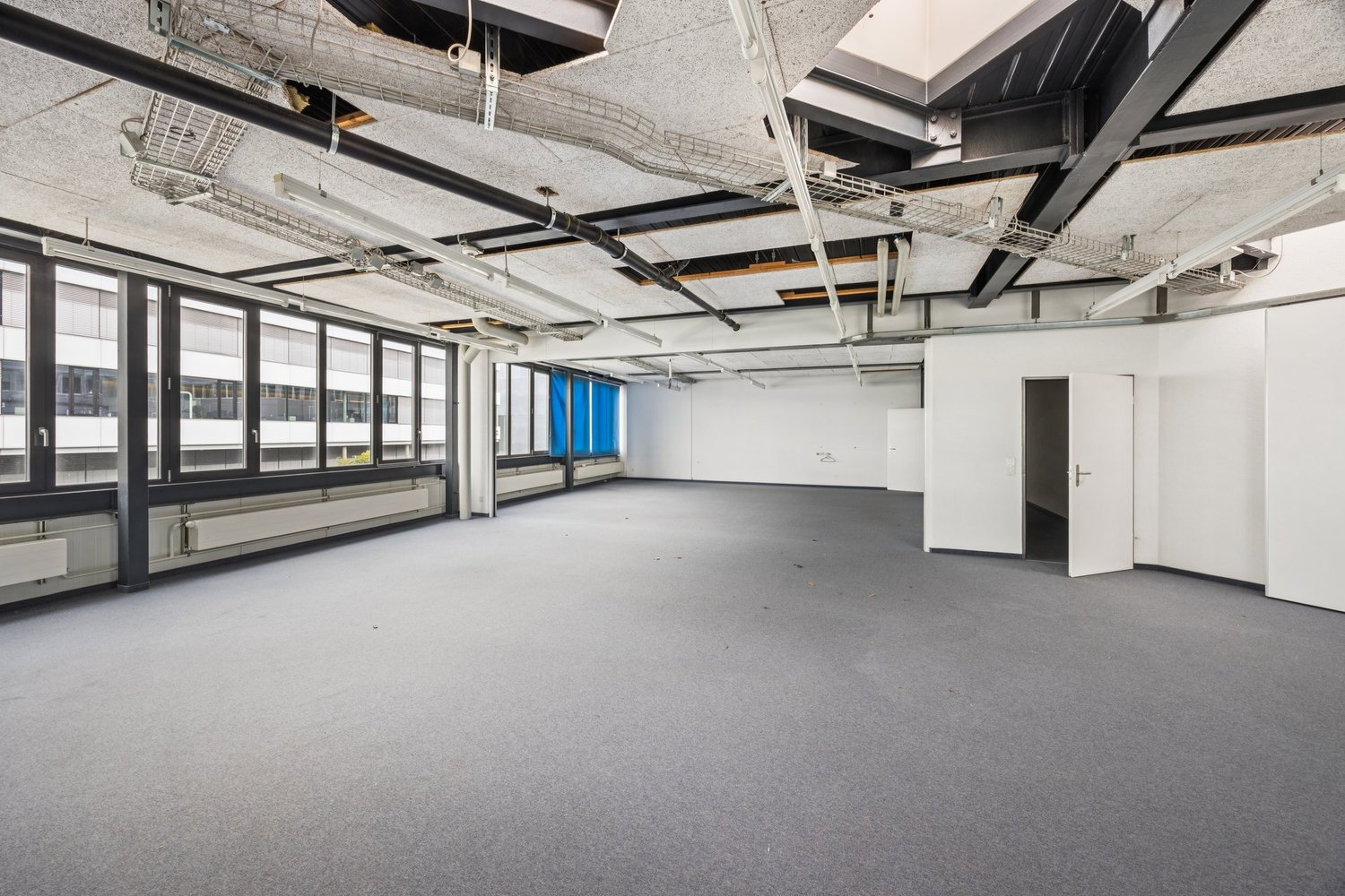 410m² commerciale, foto 6 di 10
