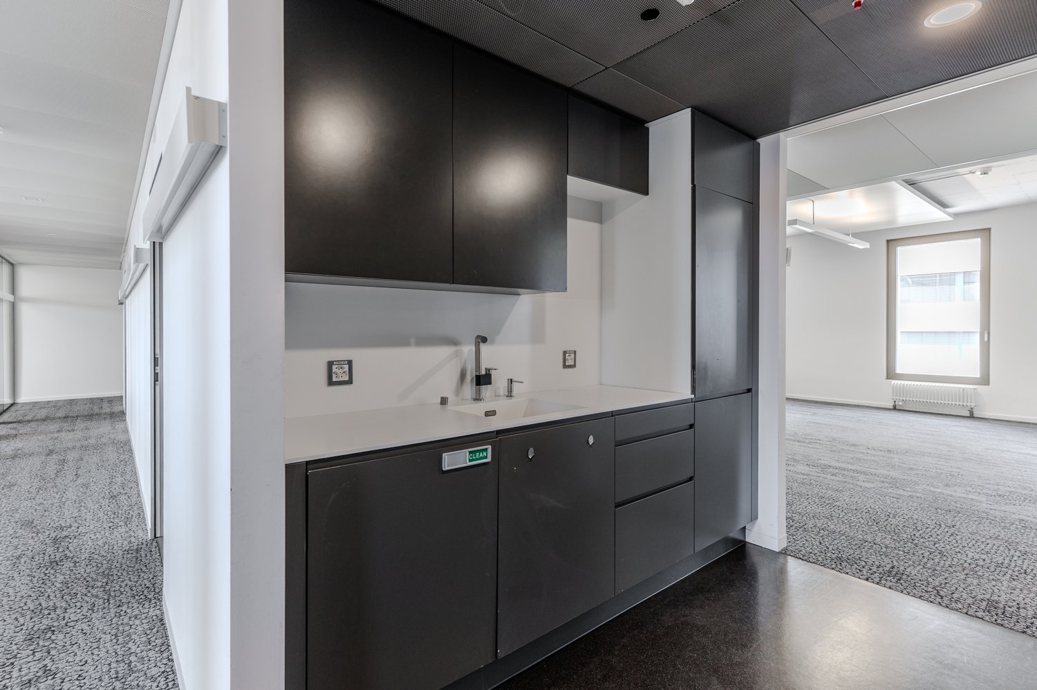 768m² ufficio, foto 6 di 8