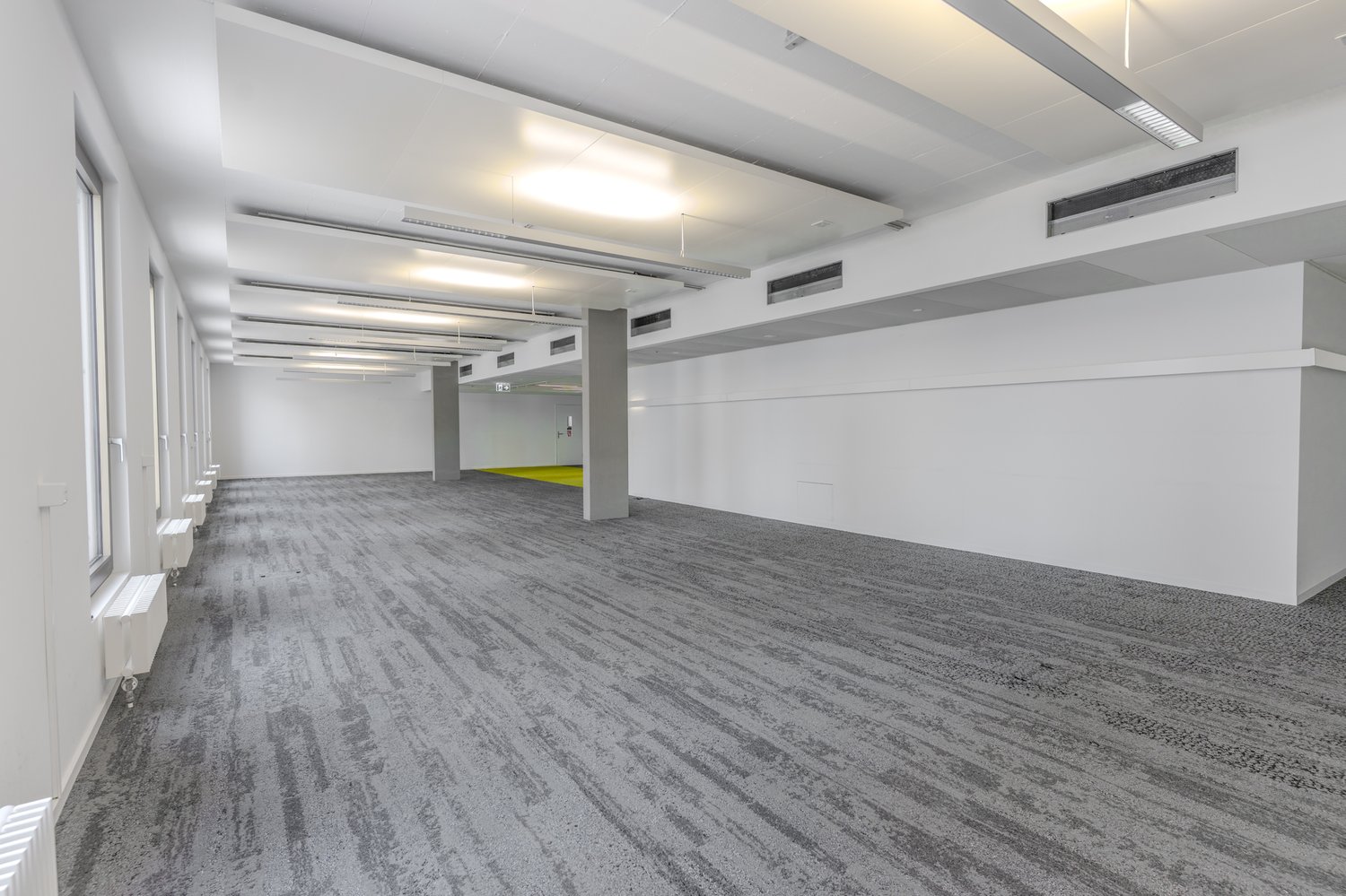 768m² ufficio, foto 3 di 8