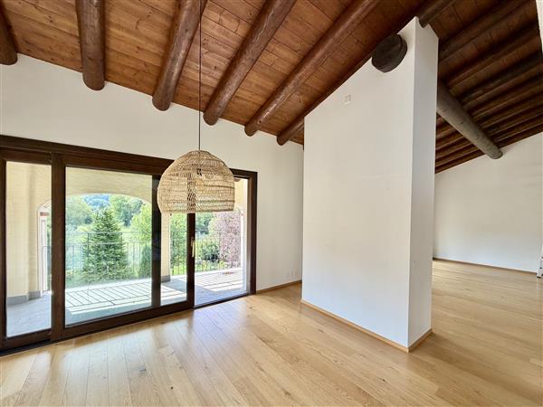 6 rooms attic flat