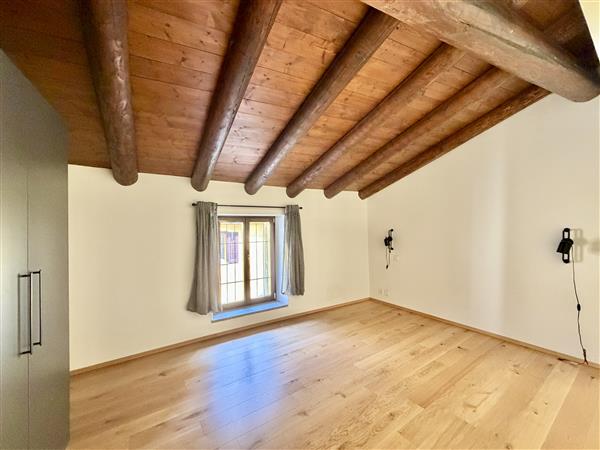 6 rooms attic flat