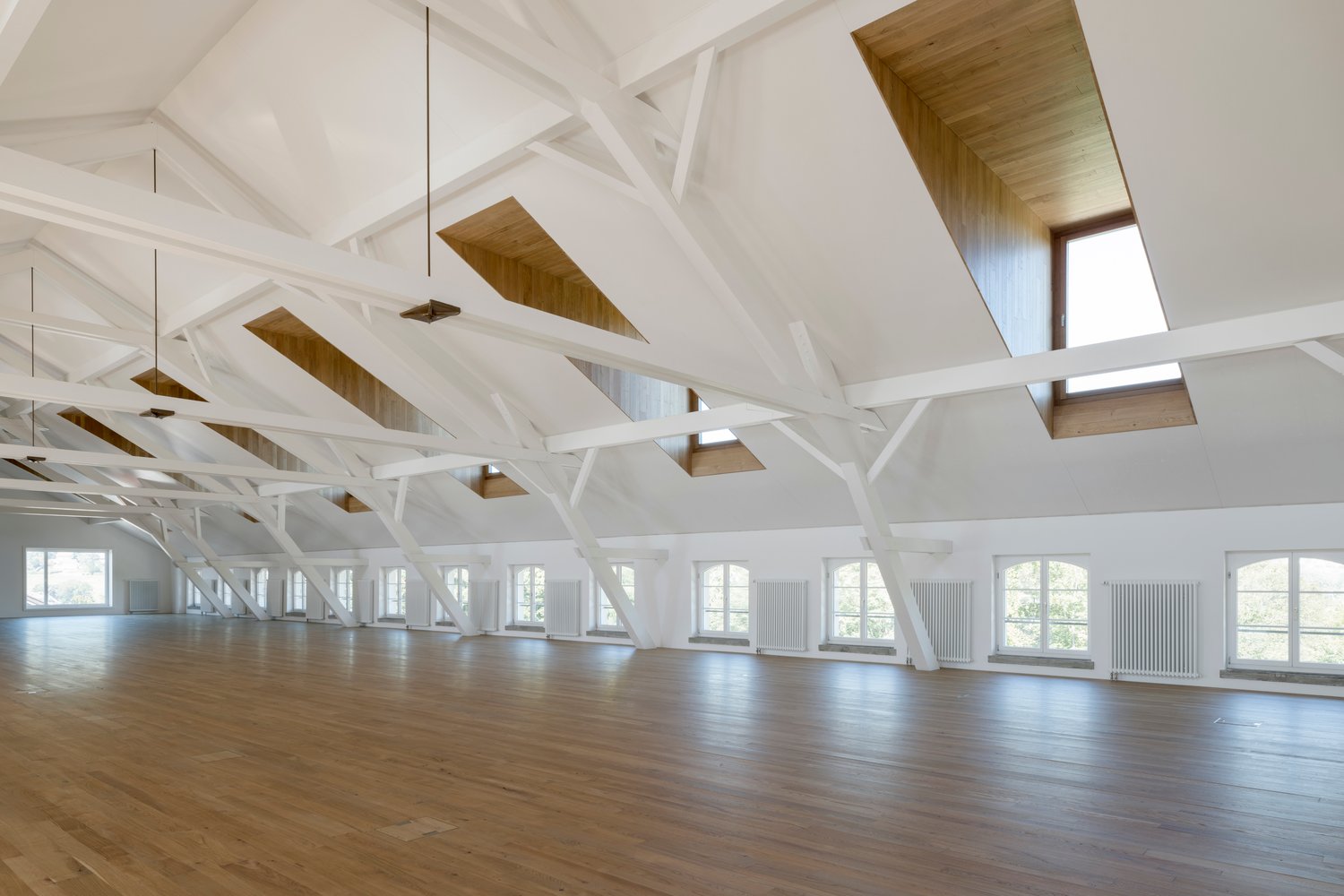 777m² bureau