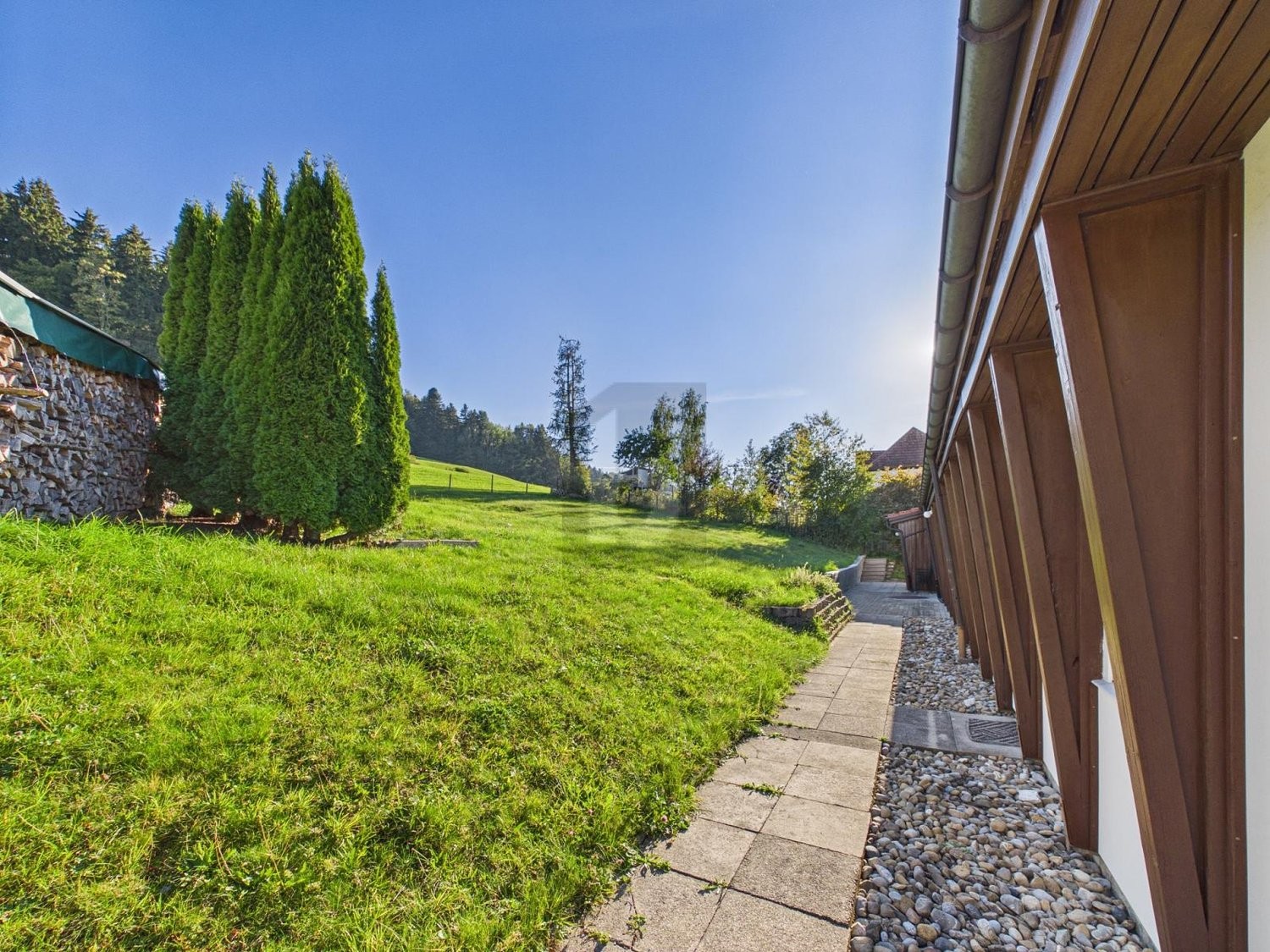 Casa unifamiliare di 5 ½ locali, foto 2 di 4