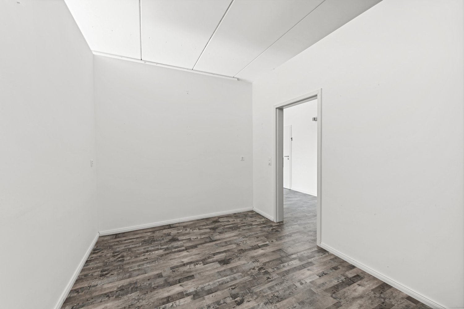 99m² bureau