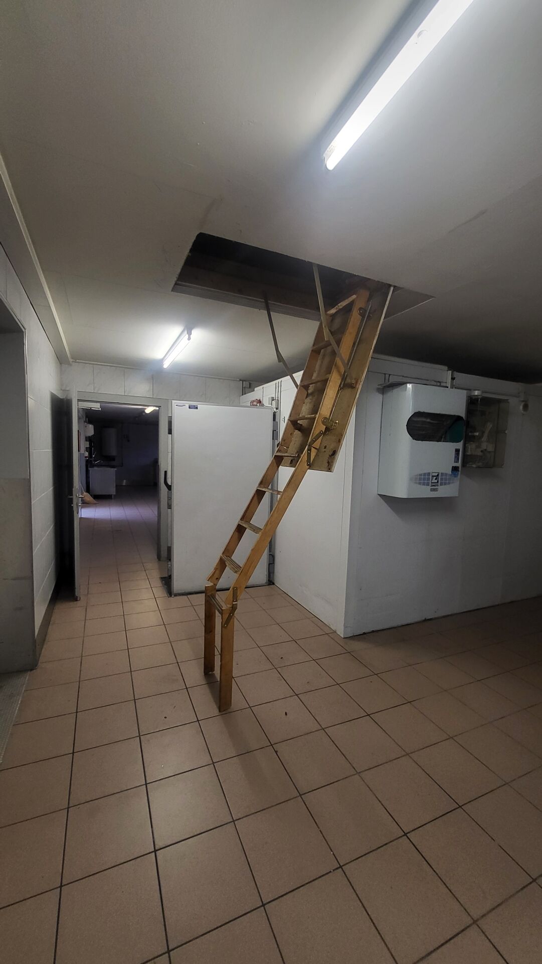 275m² di magazzino