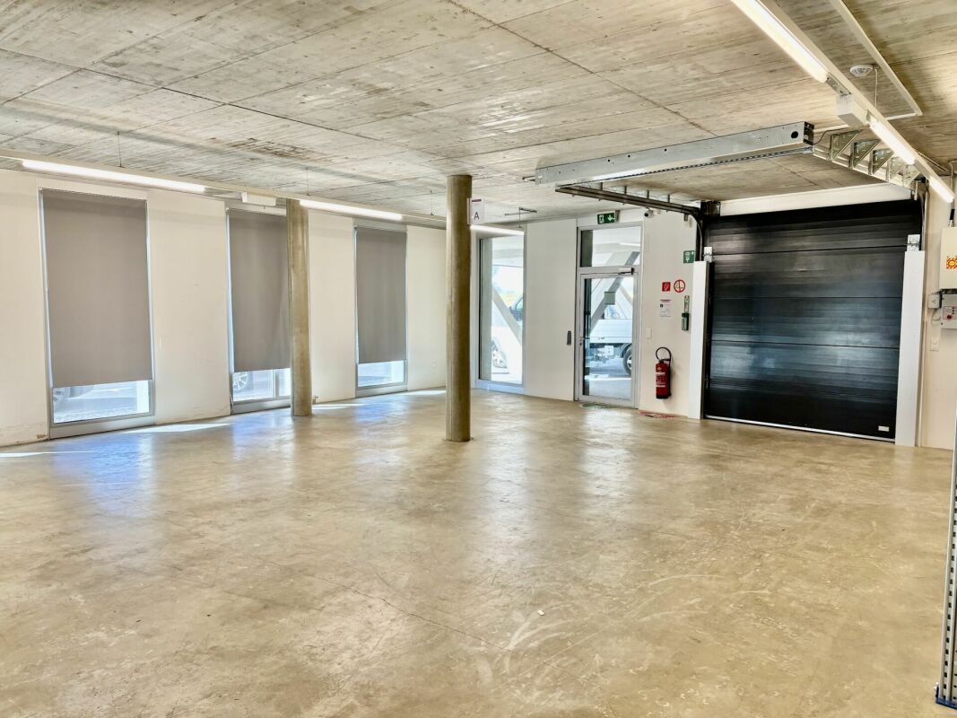 615m² commerciale