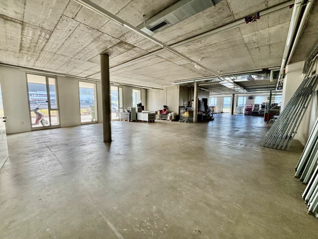 615m² commerciale