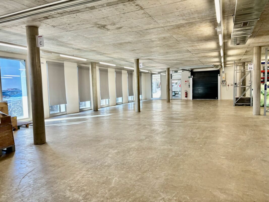 615m² commerciale