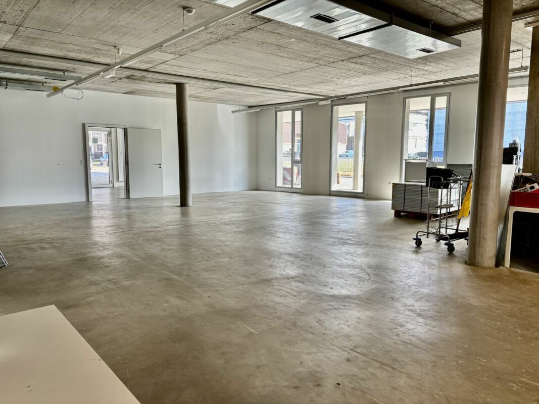615m² commerciale