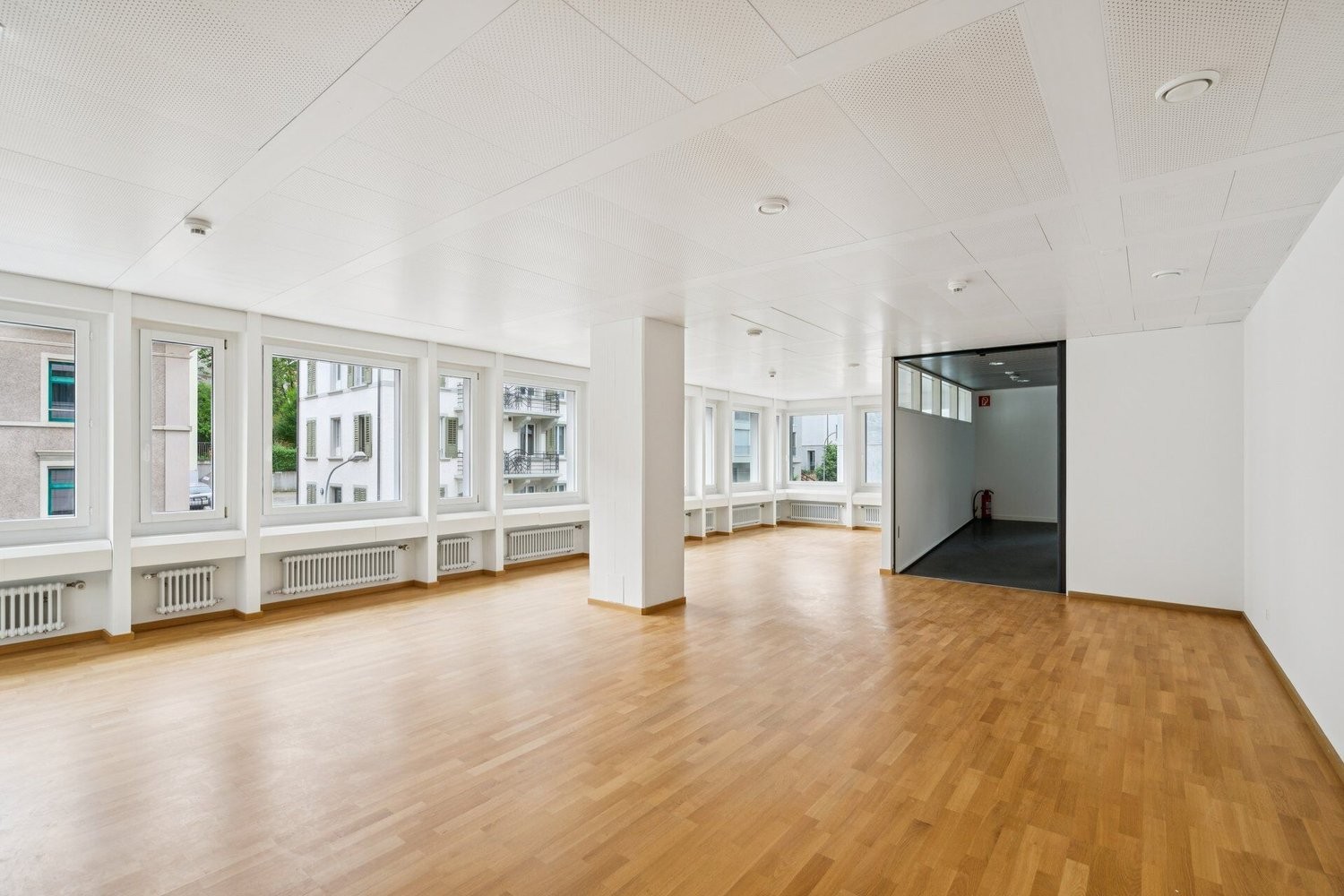 93m² commerciale