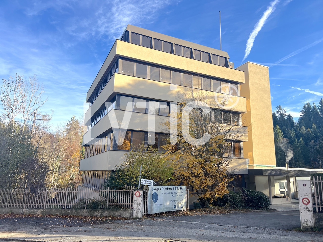 886m² atelier
