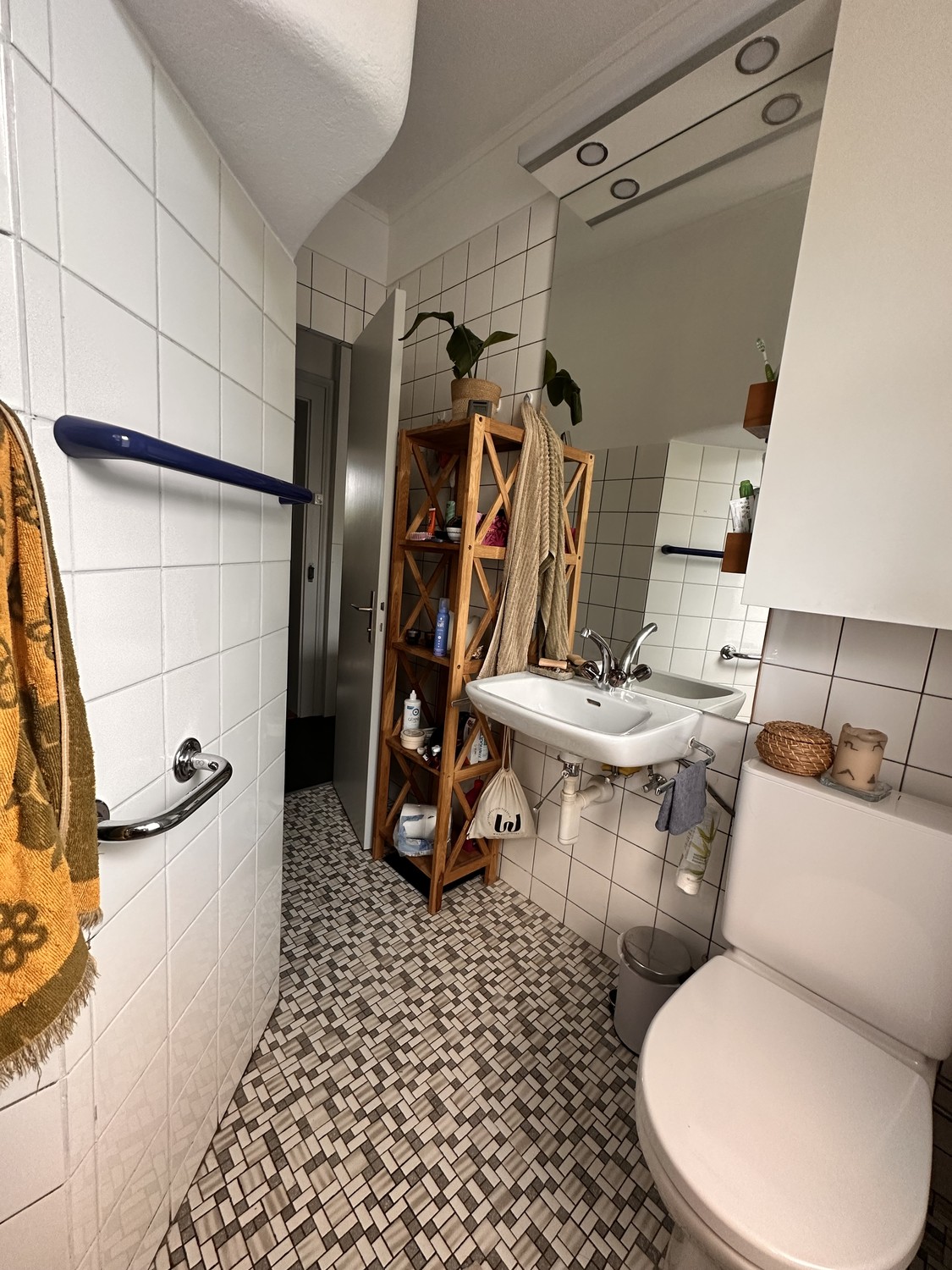 Camera in un appartamento condiviso, foto 8 di 10