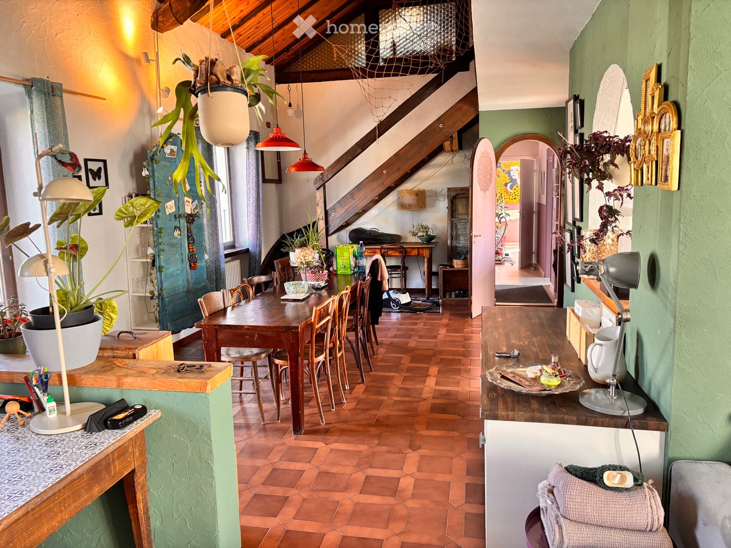 6 rooms apartment
