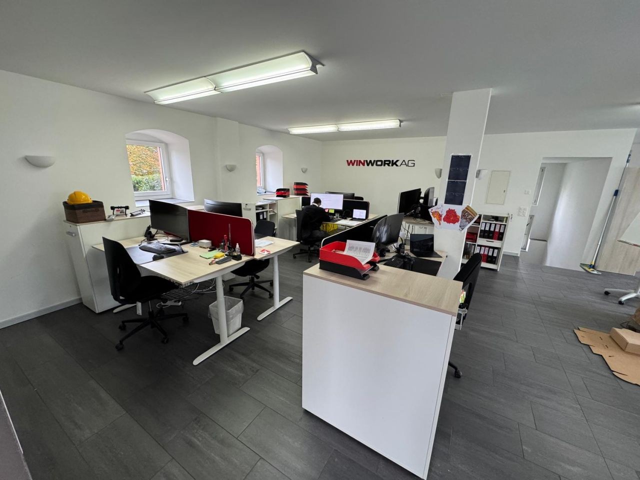140m² commercial