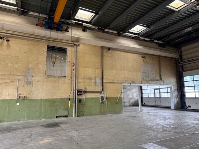 985m² commercial