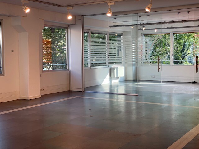 840m² bâtiment de vie / commercial