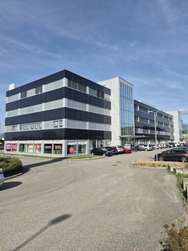 750m² office