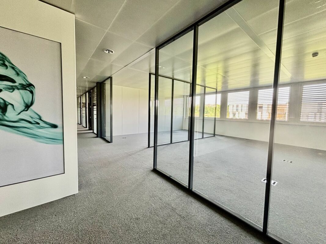 750m² office