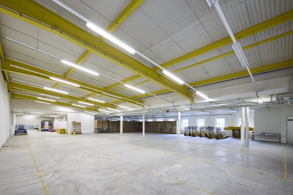 1124m² commerciale