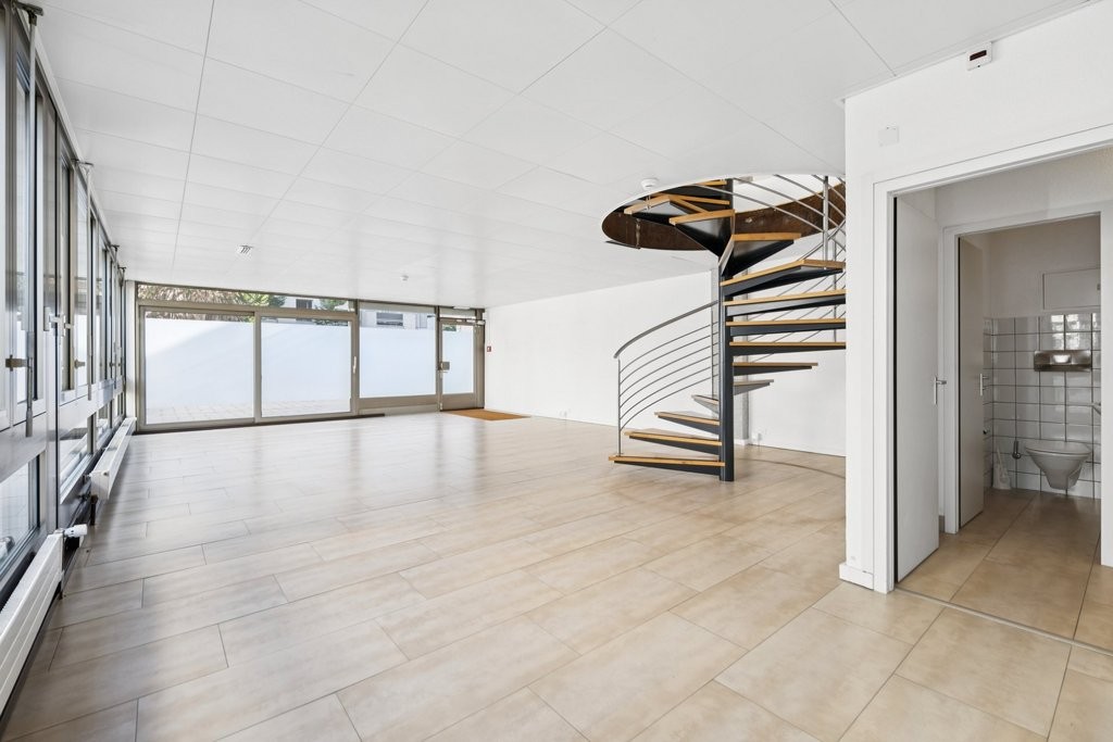 ufficio di 194m², foto 2 di 10
