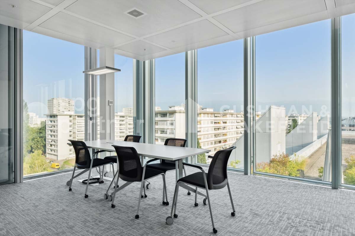 319m² office