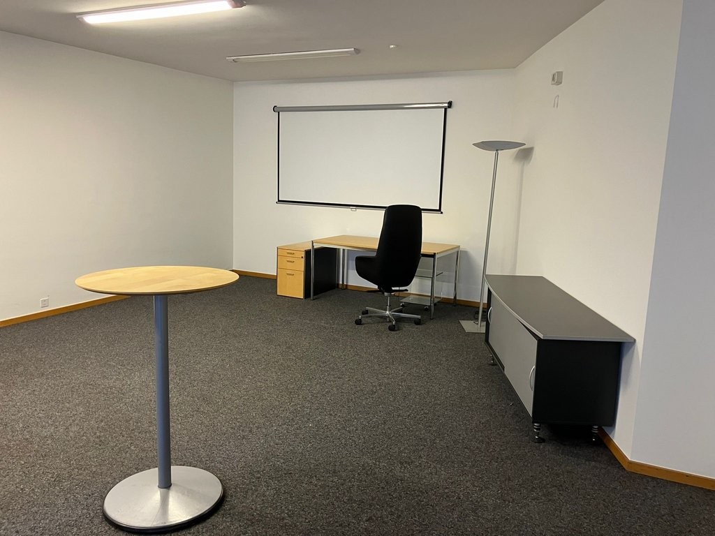 57m² ufficio, foto 1 di 3