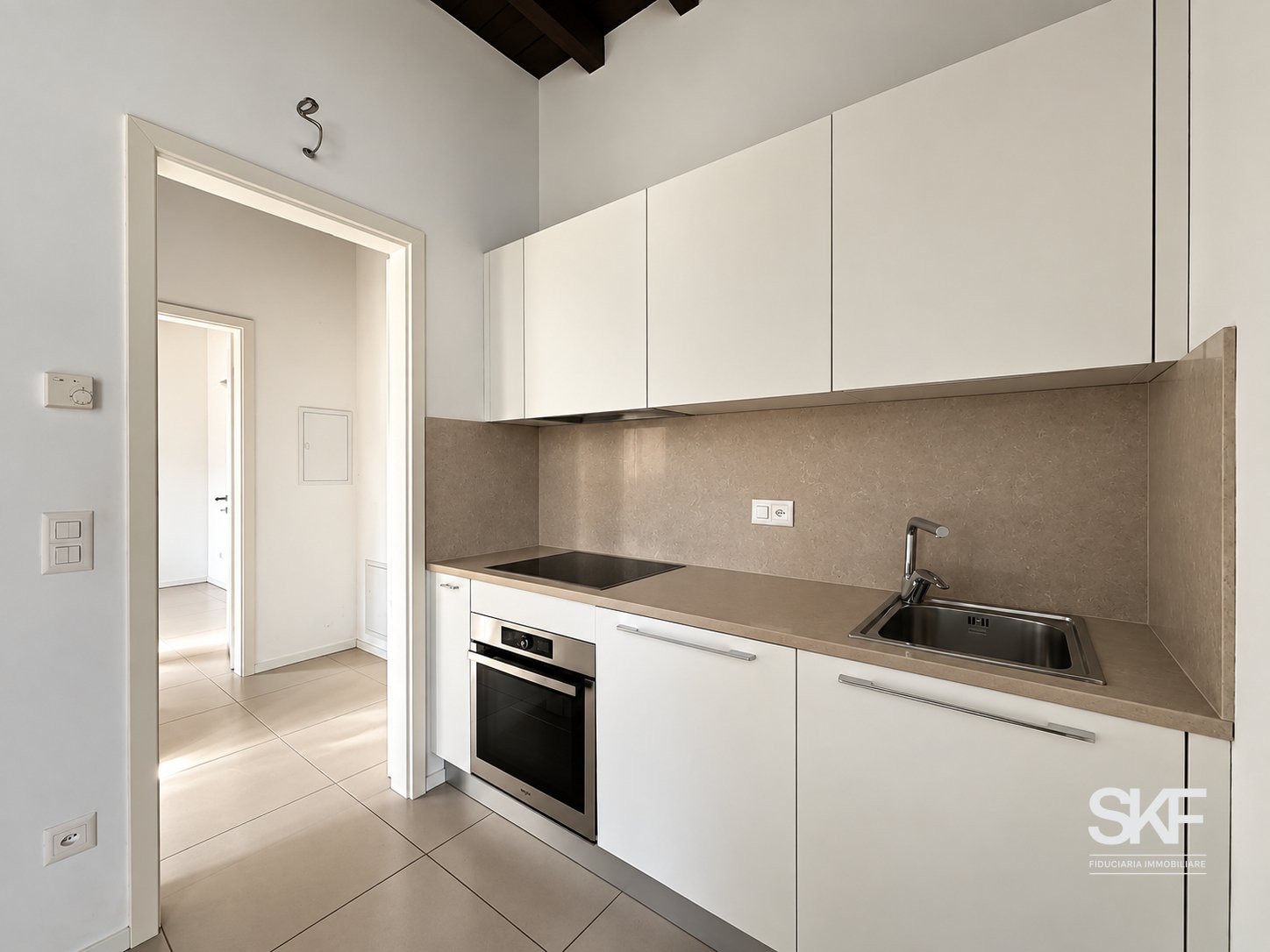 Apartment, foto 1 di 8