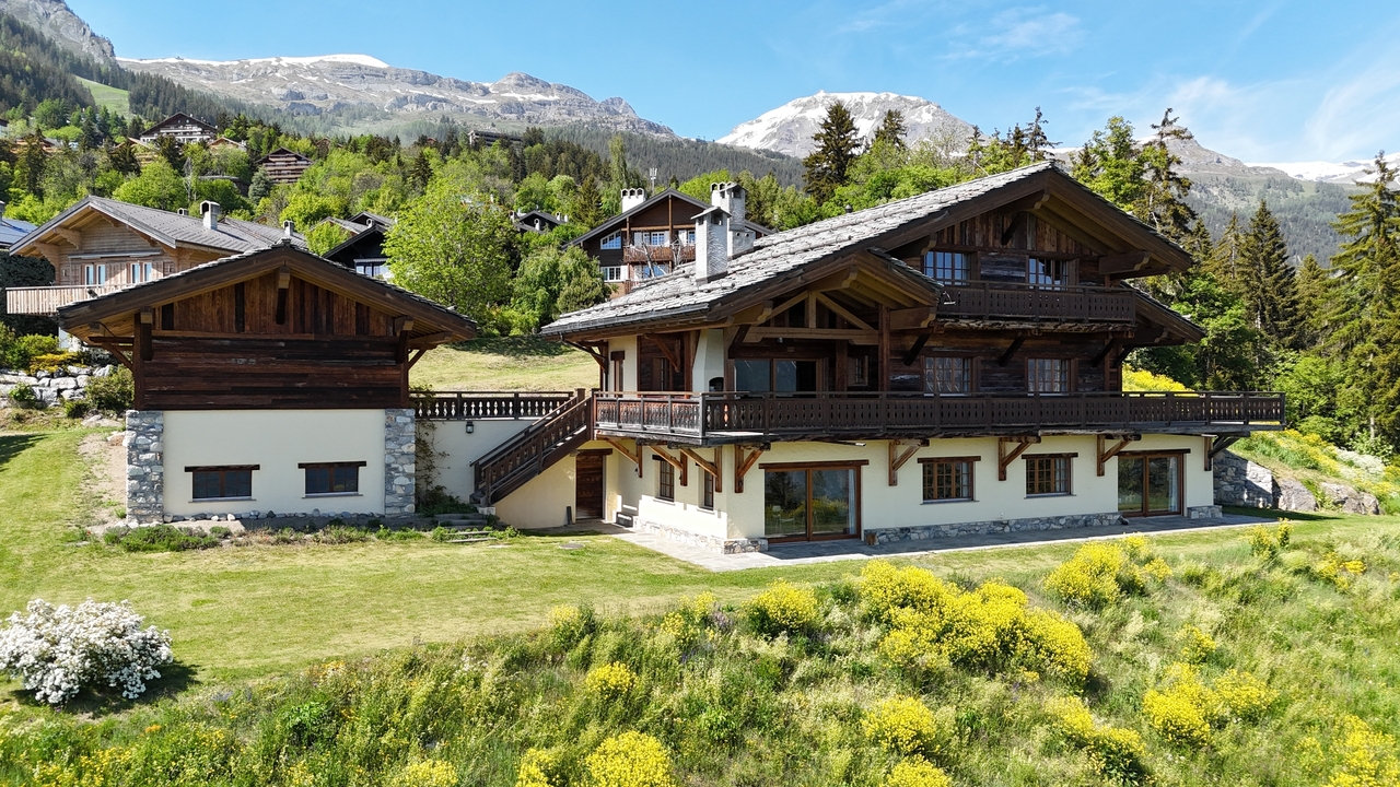 chalet con 7 locali, foto 2 di 10