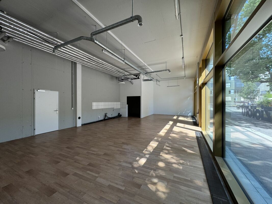 225m² commercial