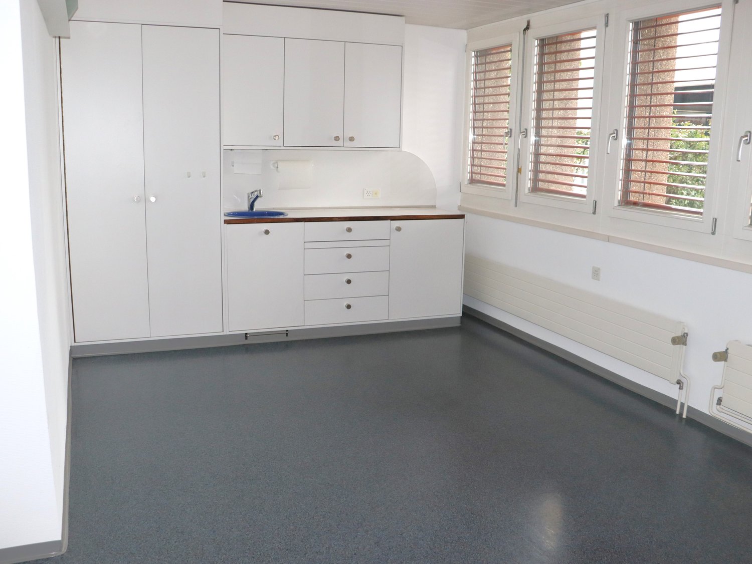 136m² commerciale, foto 2 di 10