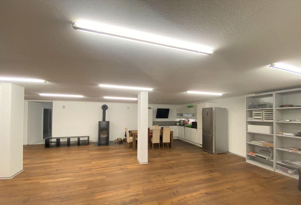 72m² commercial
