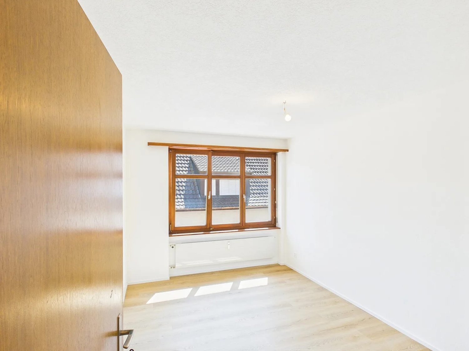 Appartamento di 4 ½ locali

Chi cerca un appartamento spazioso di 4.5 locali in una posizione eccellente rispetto ai mezzi di trasporto pubblici, troverà in Rössligasse 2 a 4450 Sissach un appartamento curato al 2° piano con 1 bagno. La situazione abitativa è completata dal balcone, una colonna lava, foto 8 di 10
