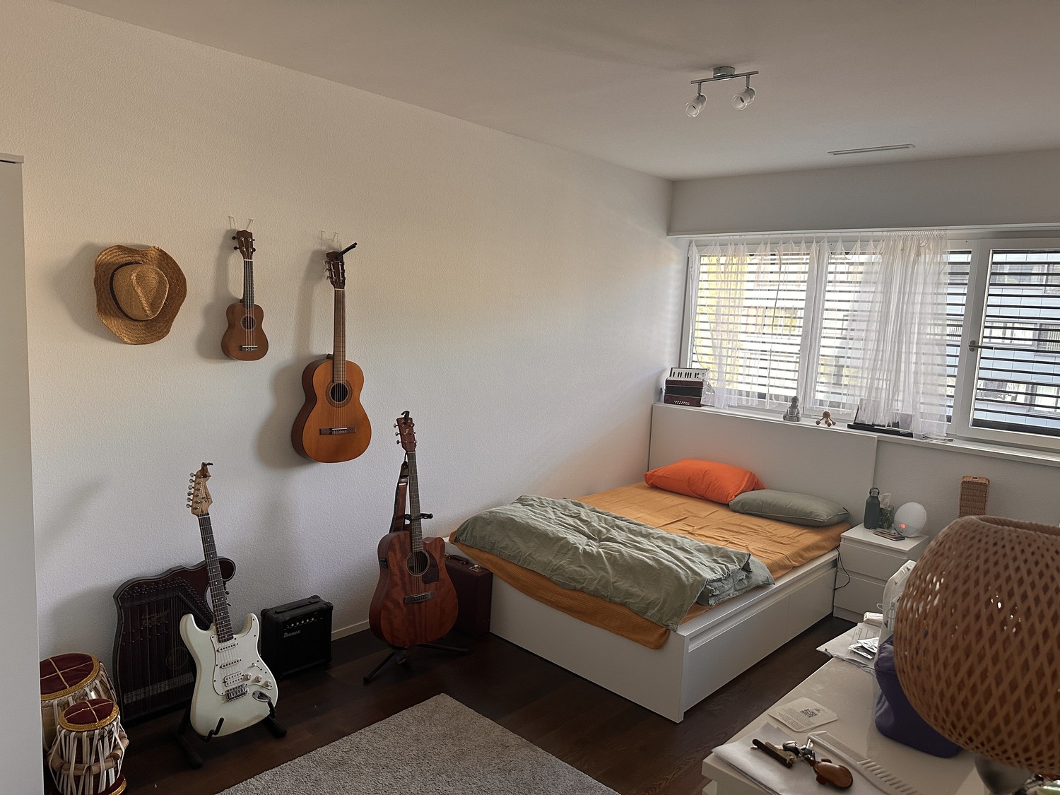 Camera in un appartamento condiviso, foto 3 di 3