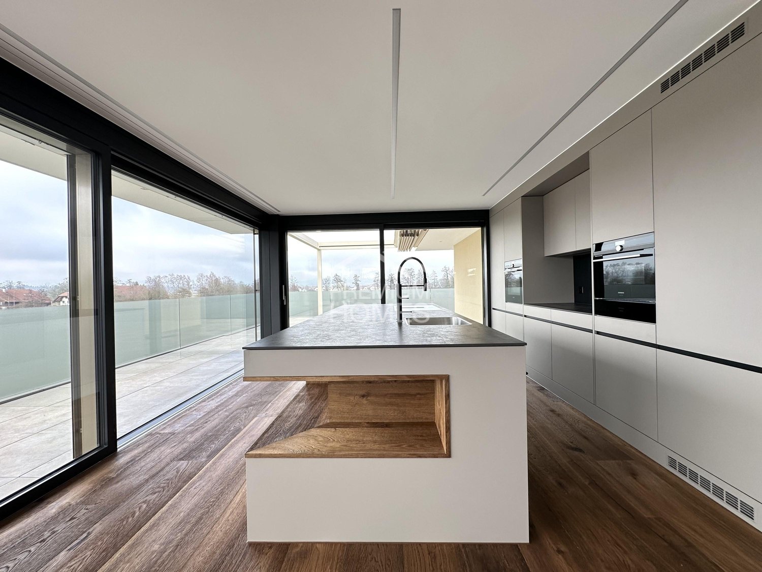 Appartamento attico di 3 ½ locali, foto 4 di 10