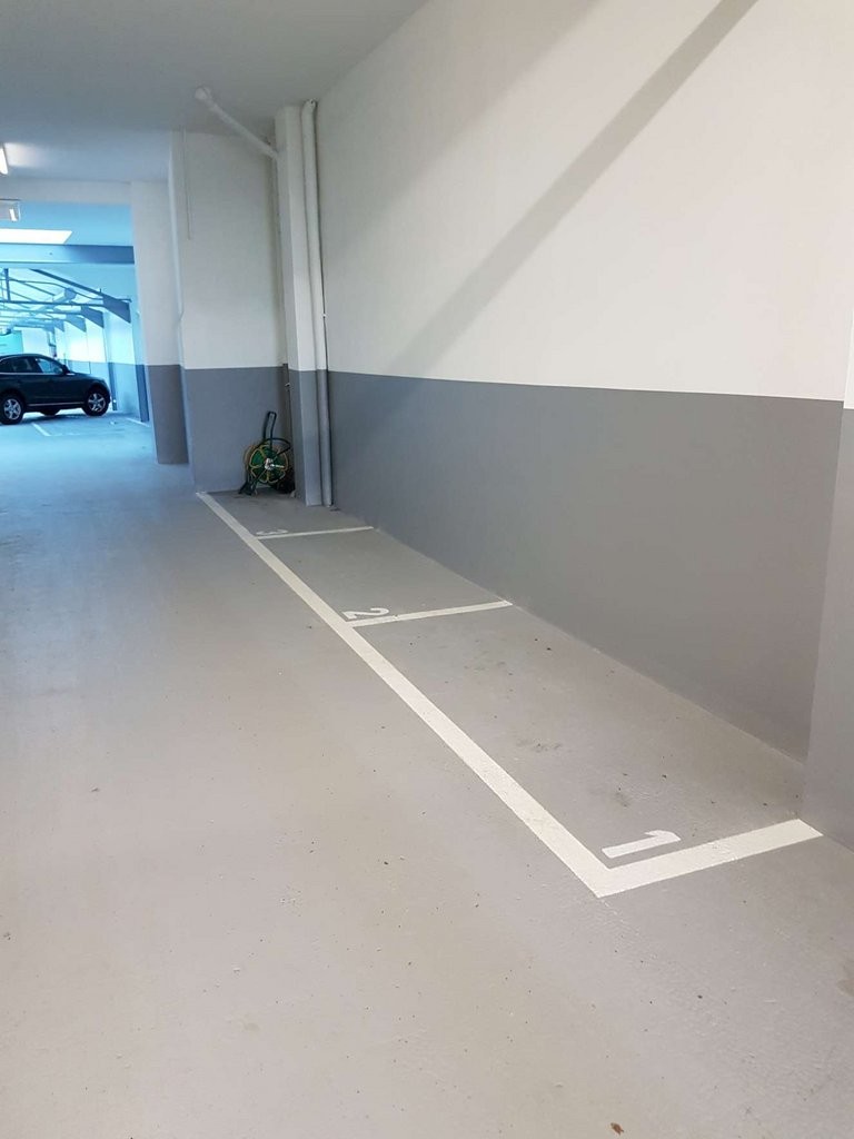 Posto auto coperto per biciclette