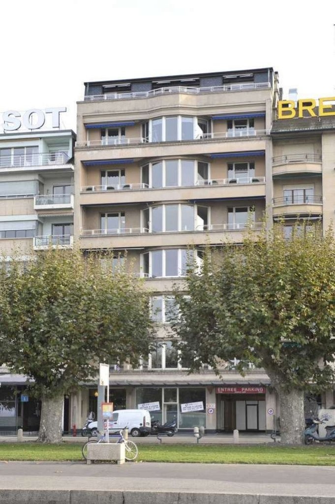 Posto auto coperto per biciclette