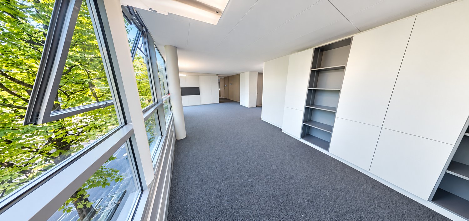 121m² office