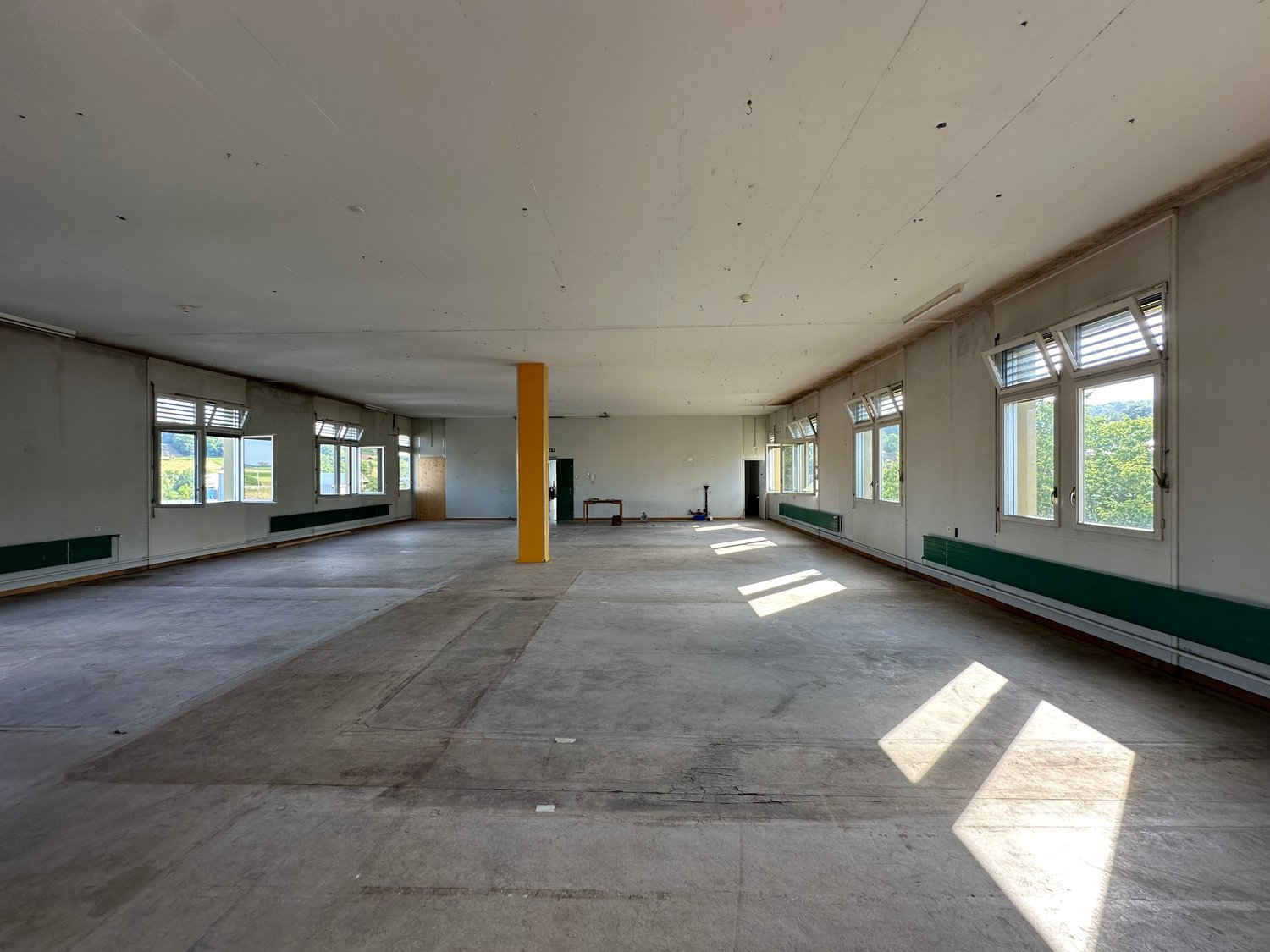 336m² commercial, foto 4 di 6