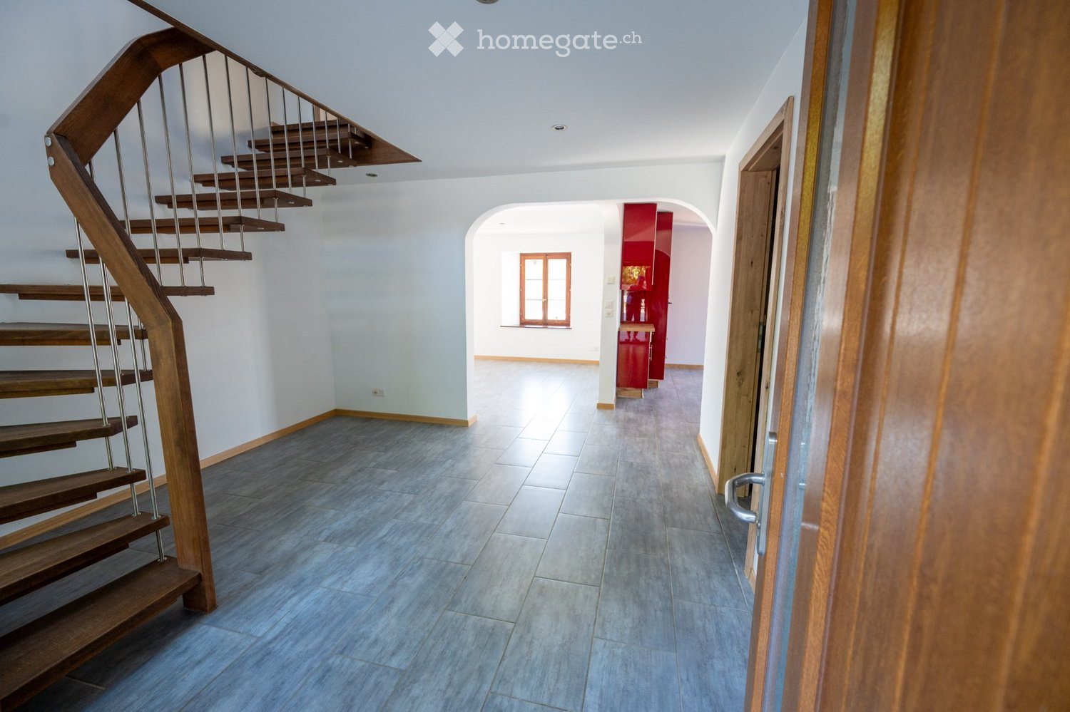 Appartamento di 5 ½ locali

Duplex, ideale per famiglie che amano la natura