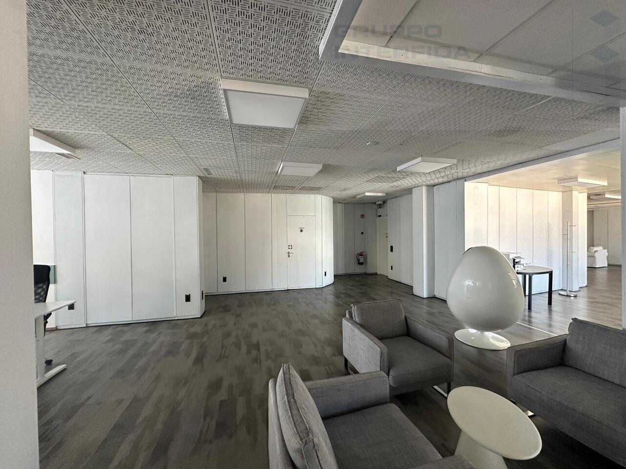 950m² bureau