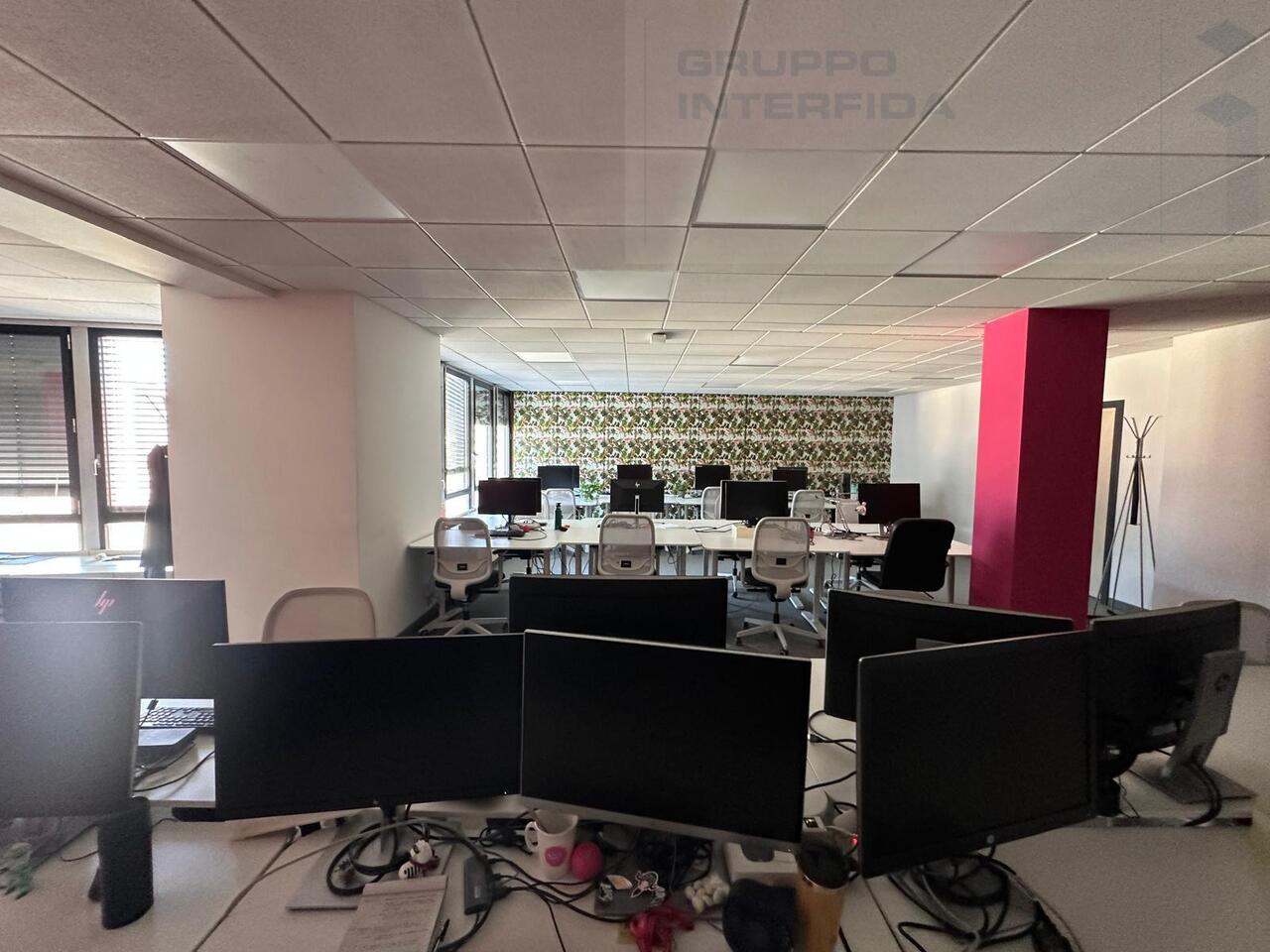 950m² bureau