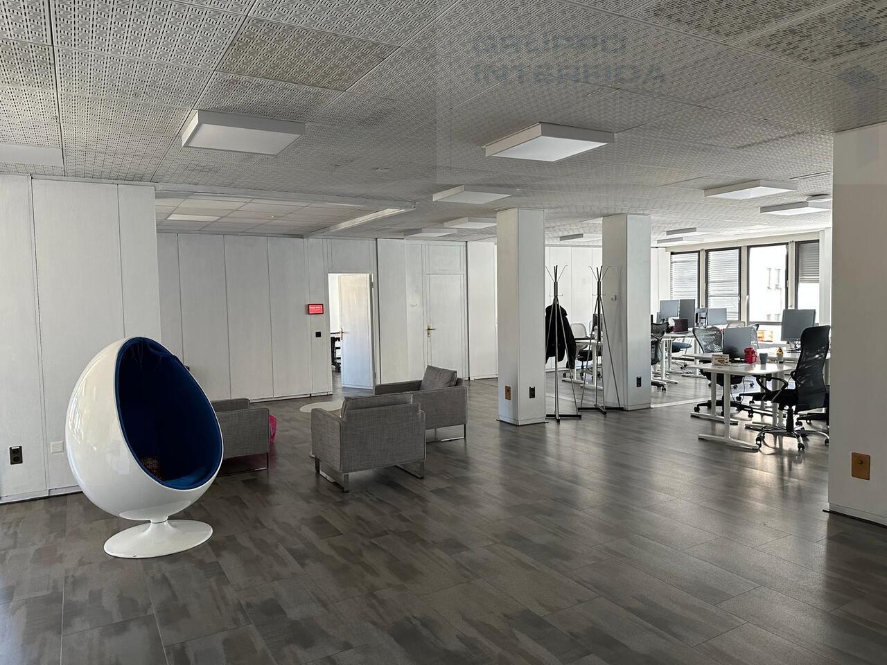 950m² bureau