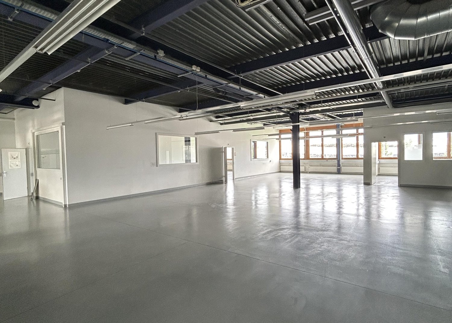689m² oggetto industriale