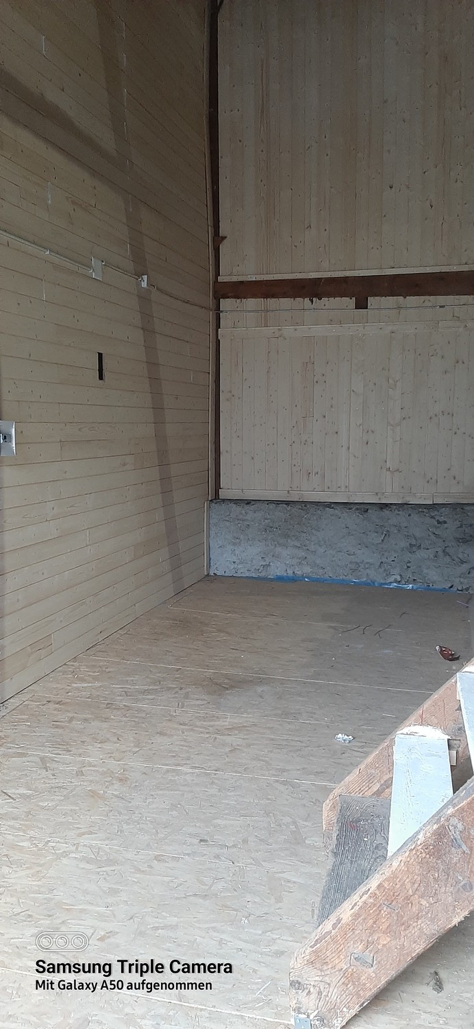 80m² commercial