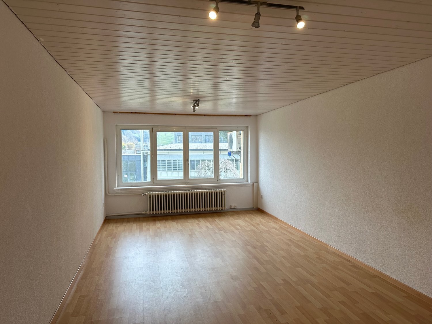 22m² office