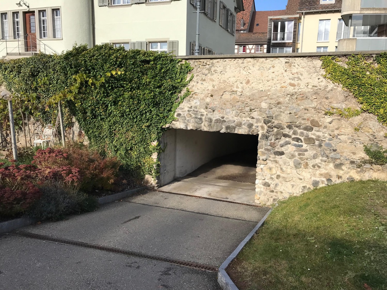 Underground slot