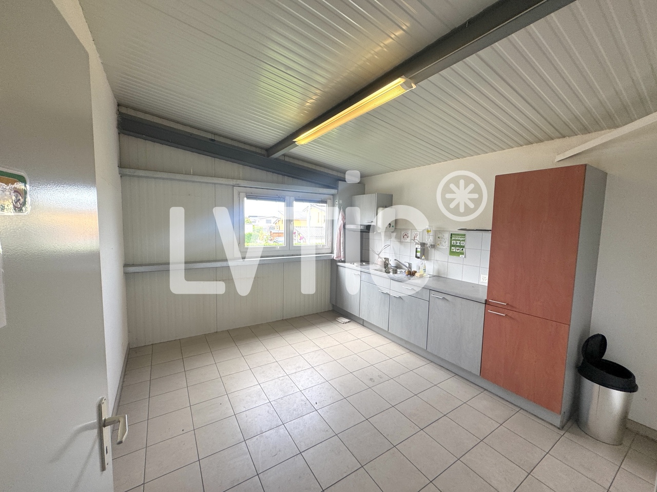 286m² industrial object