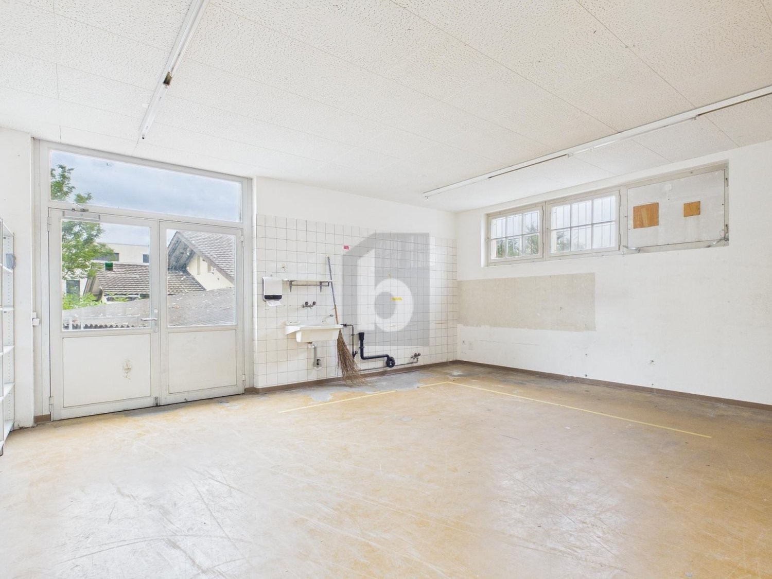 50m² office