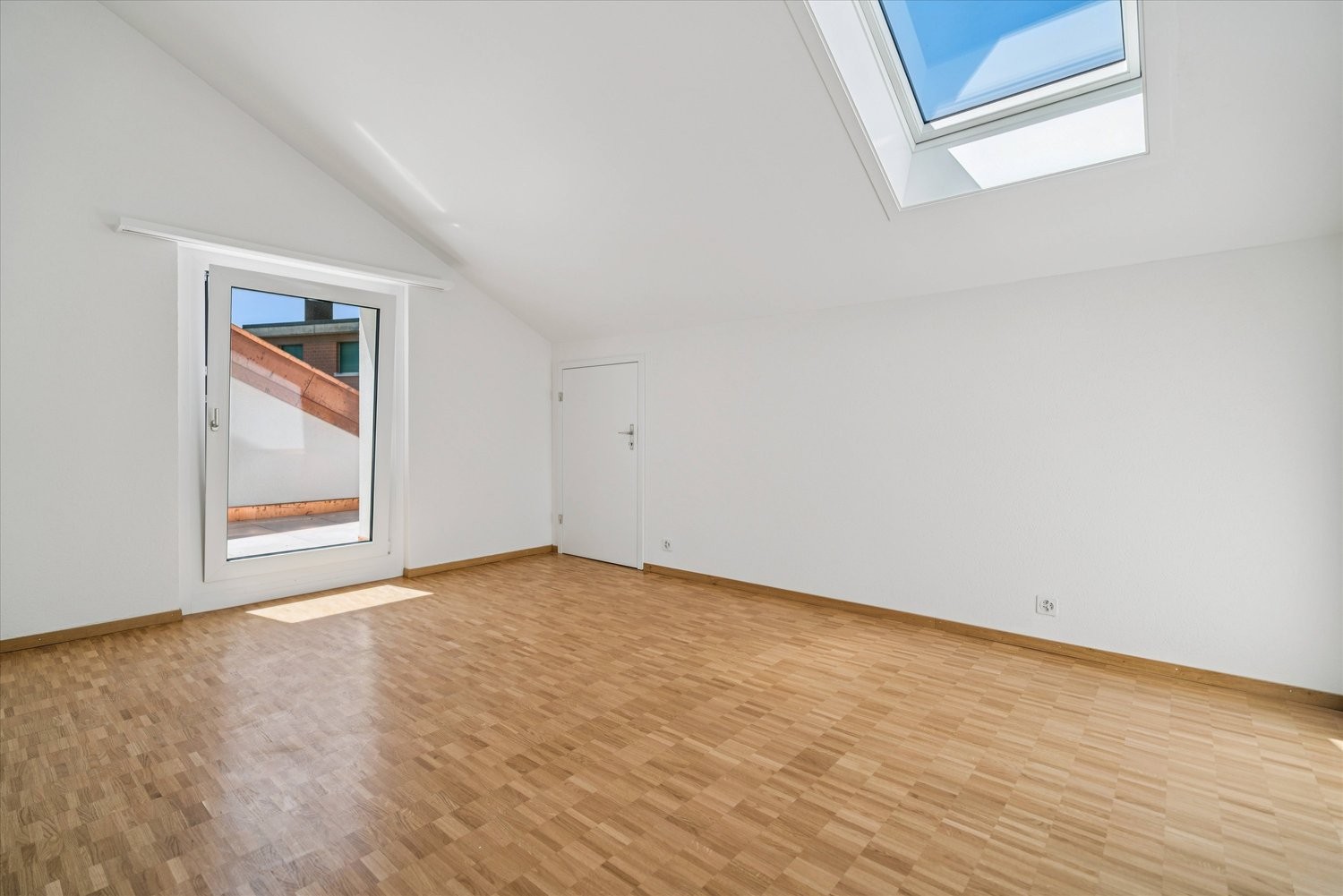 Appartamento mansardato di 2 ½ locali, foto 5 di 7