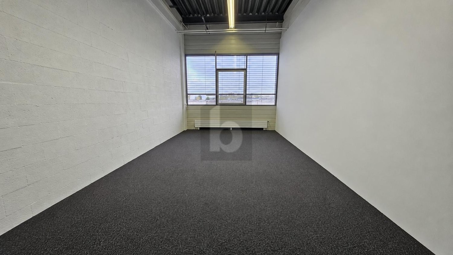 110m² office